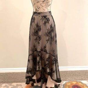 Skirt tan and black mesh